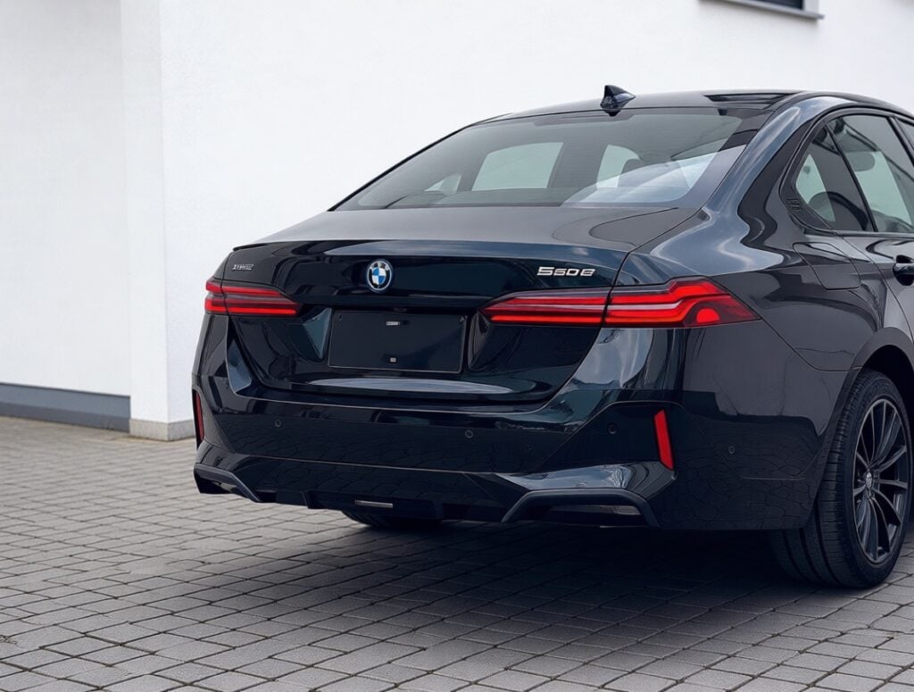 2024 BMW 550e xDrive A Plug-in Hybrid